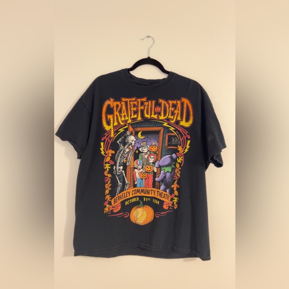 GREATFUL DEAD HALLOWEEN XL TSHIRT (NOT VINTAGE)